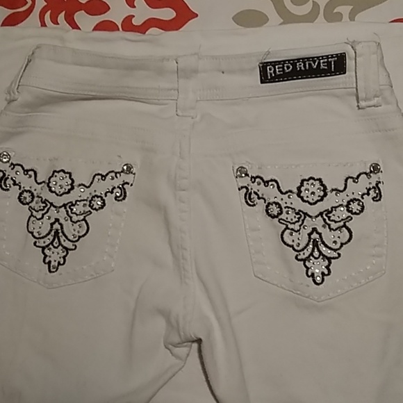 Red Rivet jeans - Picture 2 of 8